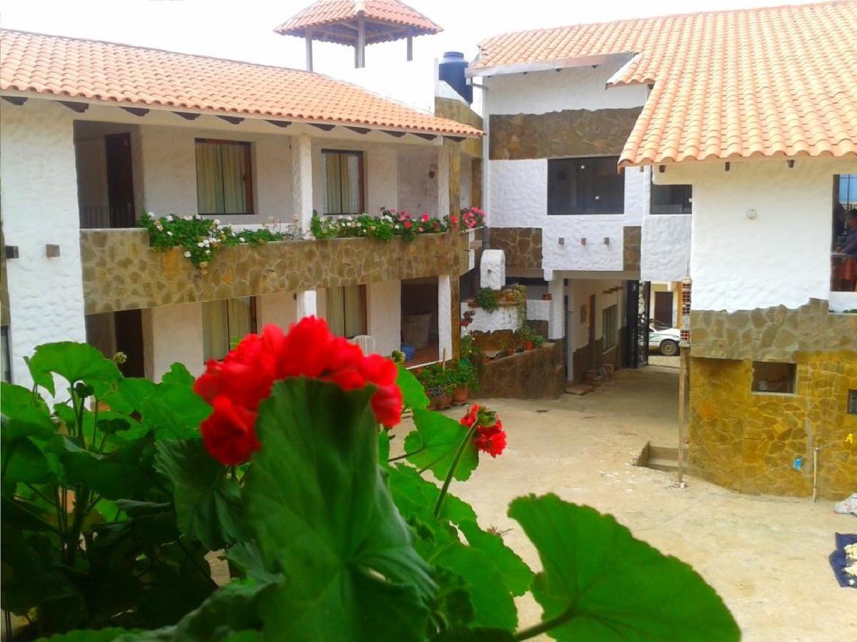 Plaza Pueblo Hotel Vallegrande Bagian luar foto