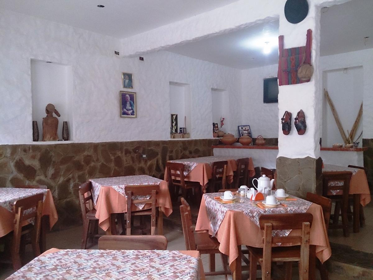 Plaza Pueblo Hotel Vallegrande Bagian luar foto